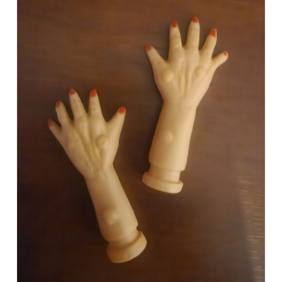 Vintage Fibre Craft Witch Hands 3" One Pair Warts Doll Parts Crafts Open Package - Picture 1 of 2